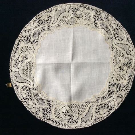 Nice round Belgian Binche lace. Around 1900 - Catawiki