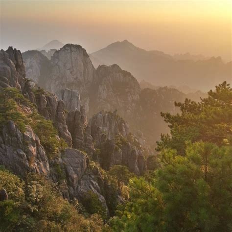 Sunrise at Yellow mountain China - Photorator