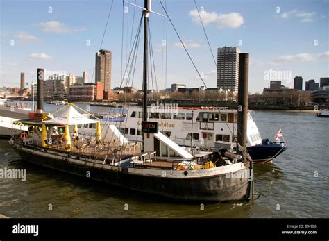 Boats on river Thames Stock Photo - Alamy