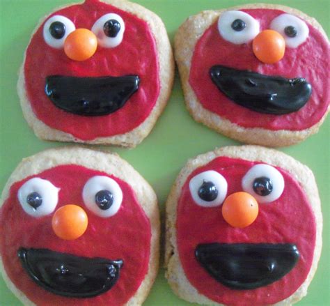 crafty dreams (so~nando manualidades): Quick ElMO cookies / Galletitas rapidas de ELMO