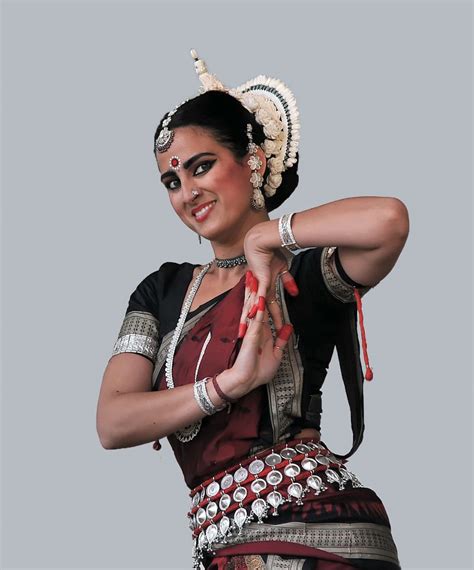 Traditional Costumes of Indian Classical Dances - A Feast for the Eyes