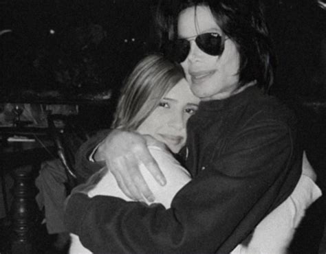 Lovely Michael Hug - Michael Jackson Photo (32819328) - Fanpop