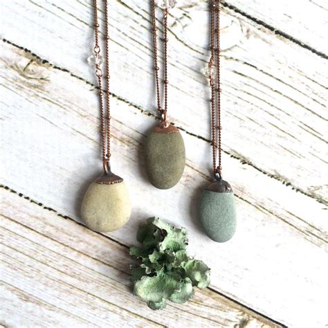 Beach pebble necklace | Raw stone necklace