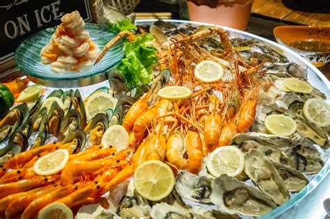 FRIDAY SEAFOOD BUFFET AT TWENTY SEVEN BITES BRASSERIE RADISSON BLU ...