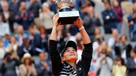 French Open trophy gaffe gives Australia another champion