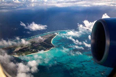 An Unexpected Visit: Commercial Airline Safely Diverted to Midway Atoll | by U.S. Fish and ...