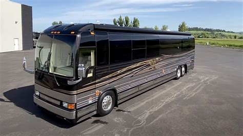 Pre-Owned Prevost XLII Luxury RV: Marathon Coach #0836 | Marathon Coach