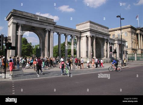 Grand Entrance to Hyde Park at Hyde Park Corner London Stock Photo - Alamy