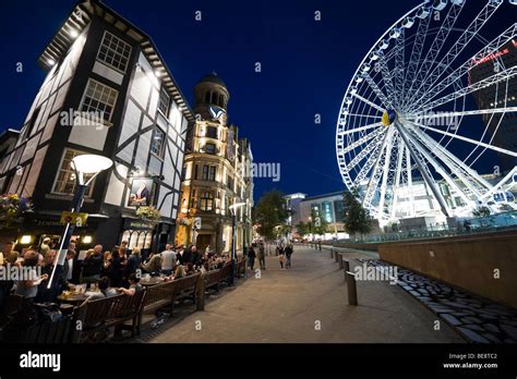 Manchester city centre hi-res stock photography and images - Alamy