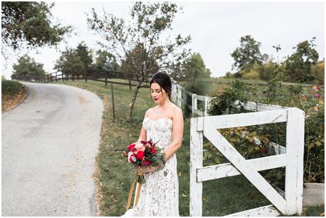 Farm at Pond Lily Wedding | Julia Elizabeth Photography