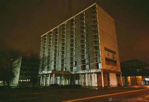 An abandoned Hilton Hotel in Gary, Indiana | Abandoned hotels, Abandoned places, Abandoned buildings