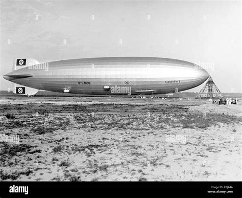 LZ 129 'Hindenburg' in Lakehurst, 1936 Stock Photo - Alamy