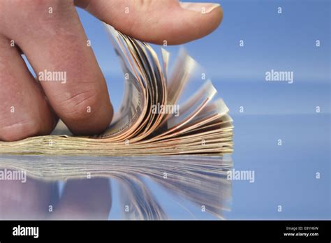 Hand counting money Stock Photo - Alamy