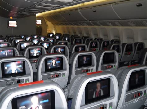 American Airlines Boeing 777 300ER Main Cabin Seats | AirlinesFleet.com