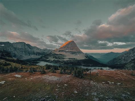 Hidden Lake Overlook Trail in Glacier National Park