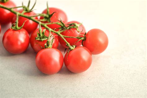 Grow Hydroponic Tomatoes: The Complete Guide - AGrowTronics - IIoT For ...