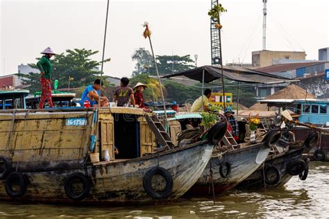 Floating Market in the Mekong Delta in Vietnam Editorial Stock Photo ...