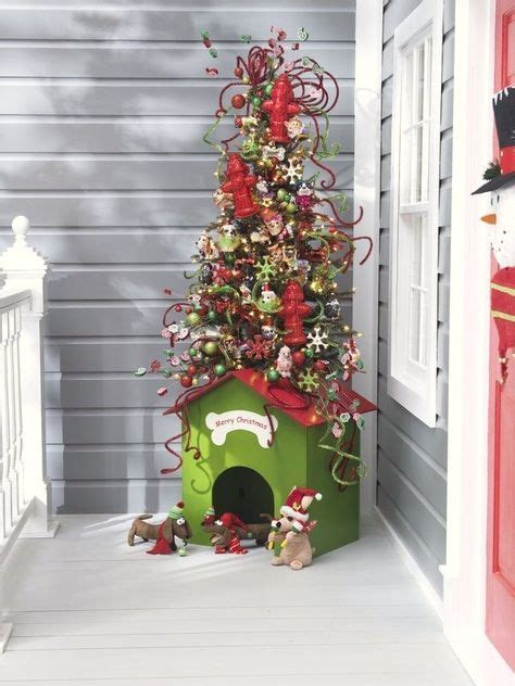 A dog house Christmas tree. Adorable! | Christmas dog decor, Christmas ...