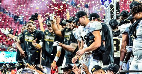 The UCF Knight Fan's Guide to Defending UCF's 2017 National Championship - Black & Gold Banneret