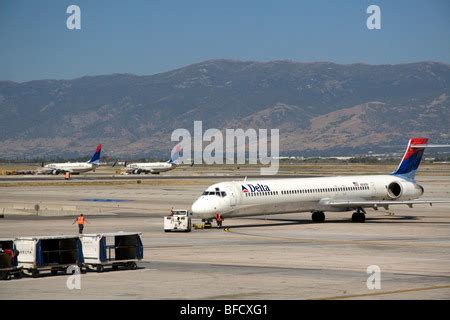 Delta Air Lines hub at the Salt Lake City International Airport in Stock Photo: 26714427 - Alamy