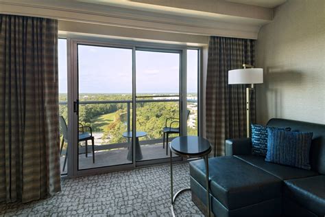 Hotel Rooms with Balconies | The Woodlands Waterway Marriott Convention ...