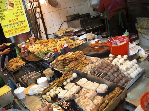 Top 10 Things to Do in Hong Kong / LUCY LOVES TO EAT