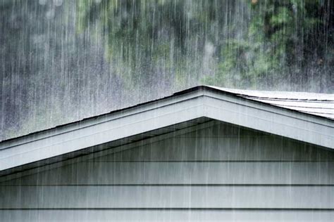 Will Roofers Work in the Rain? | McLean Roofing And Siding