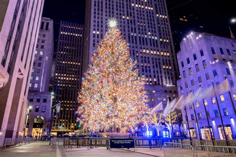 Lighting of the 2022 Rockefeller Christmas tree in NYC - date, time and ...