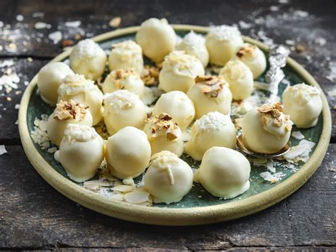 Lindor White Chocolate Truffles Recipe | Blog Dandk