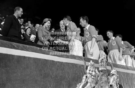 QUEEN ELIZABETH 1953 FA CUP FINAL STANLEY MATTHEWS TROPHY BLACKPOOL ...