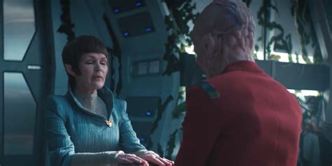 Discovery’s Saru Romance Continues An Old Star Trek TOS Problem