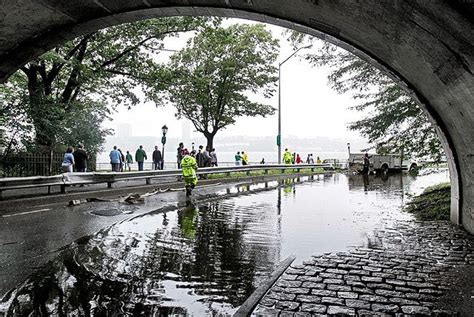 Tropical Storm Irene Update: Evacuees in New York City allowed to go ...