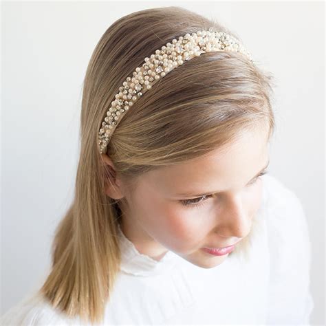 Diadema con perlas para niñas para el día de su Primera Comunión. Knitted Headband, Fashion ...