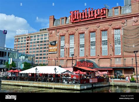 Baltimore inner harbor seafood restaurant and Barnes and Noble Stock Photo - Alamy