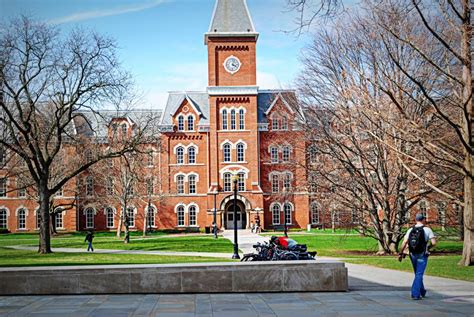 Abaten a un sospechoso del tiroteo ocurrido en la Universidad de Ohio State