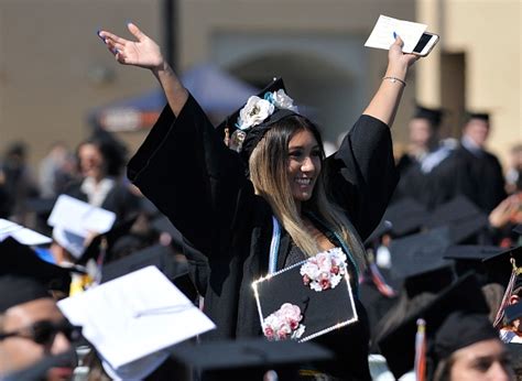 Huntington Beach High School Graduation 2018 – Orange County Register