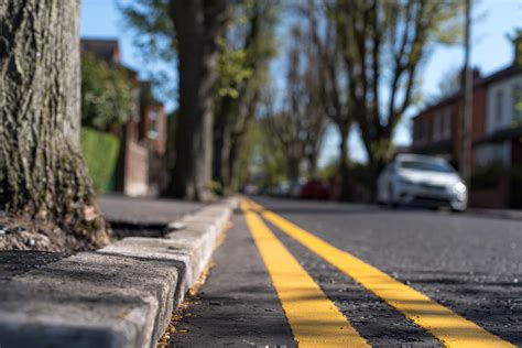 Parking on yellow lines - what you can and can't do - RED Driving School