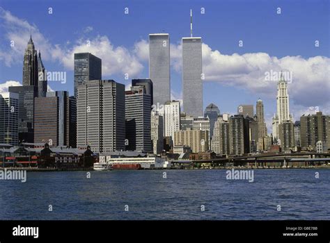 New york skyline 1980s hi-res stock photography and images - Alamy