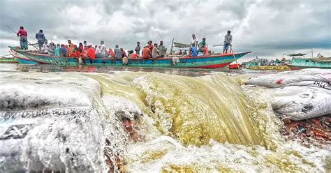 Water level in Ganges basin continues to swell | Prothom Alo