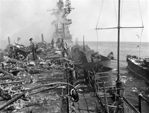 Kamikaze Survivor: USS Bunker Hill CV-17 in 30 Photos | Bunker hill ...