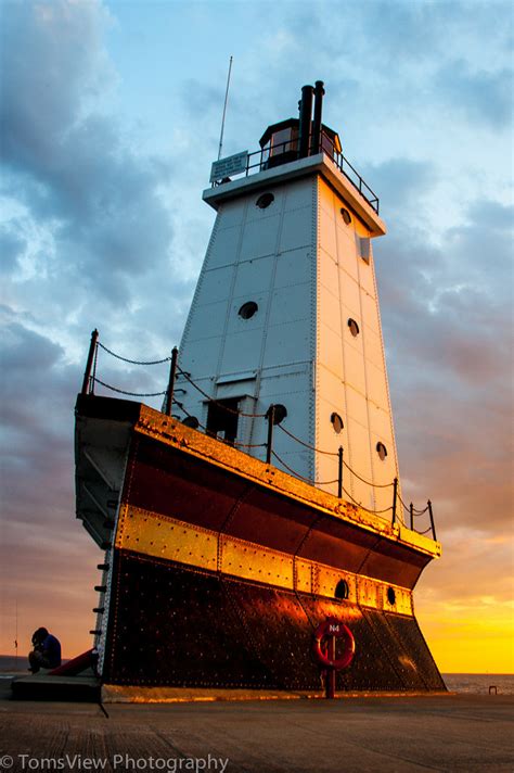 Ludington Lighthouse | Lighthouse at Ludington, MI, USA at s… | Flickr