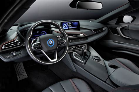 BMW i8 Coupe (2014-2020) interior & comfort | DrivingElectric