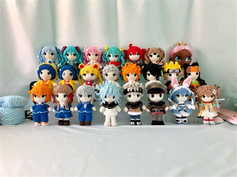 Update on my anime amigurumi crochet dolls 🤩 pic while desk is still ...