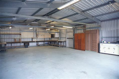 Epoxy Flake Garage Floor Installation Benefits for Your Commercial Building