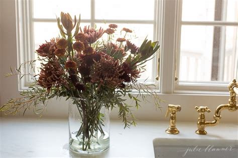 How to Make a Fall Centerpiece with Mums | Julie Blanner