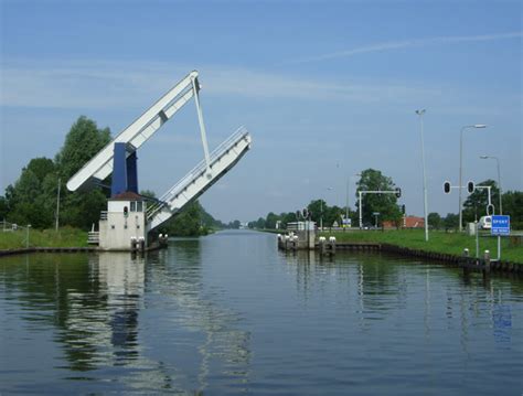 de bruggen van groningen... - moors magazine