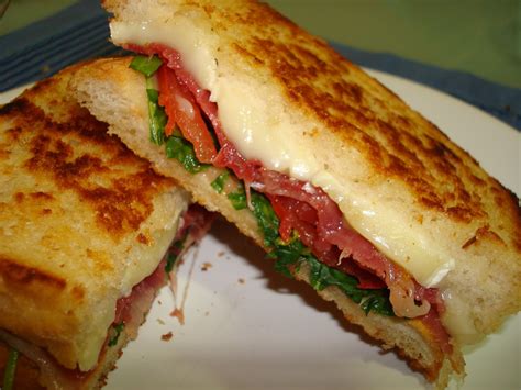 Chicane: Recetas de cocina: Sándwich de jamón serrano y brie