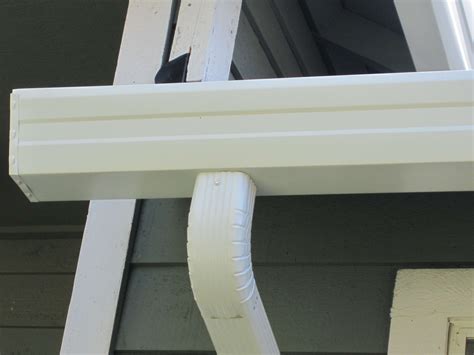 Wide Bottom Fascia Gutters from Premier Home Repairs - Bellevue and ...