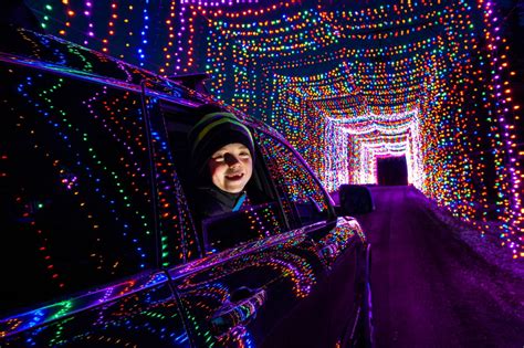 10 of the Best Milwaukee-Area Christmas Lights This Year | Country ...