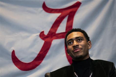 Young gives Alabama consecutive Heisman Trophy winners - The Columbian